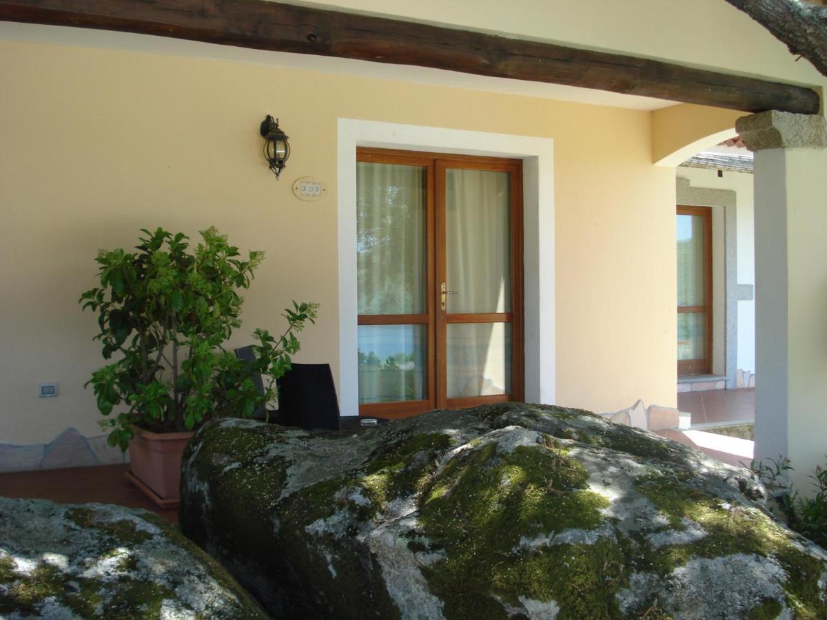 Hotel Valkarana Country Relais (Adults Only) Сант'Антонио-ди-Галлура Экстерьер фото