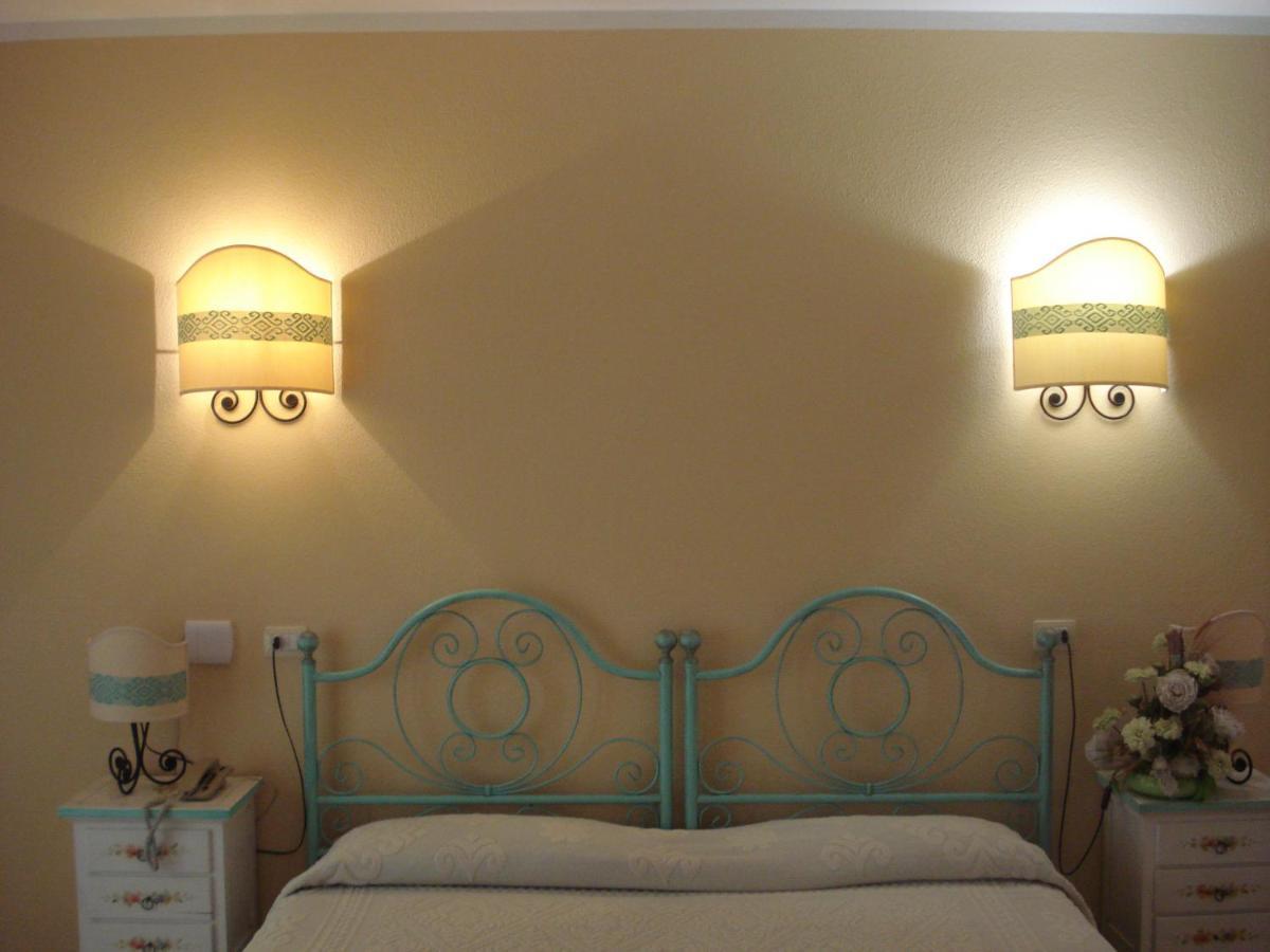 Hotel Valkarana Country Relais (Adults Only) Сант'Антонио-ди-Галлура Экстерьер фото