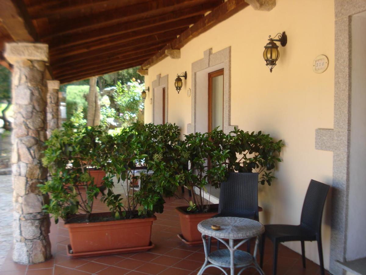 Hotel Valkarana Country Relais (Adults Only) Сант'Антонио-ди-Галлура Экстерьер фото