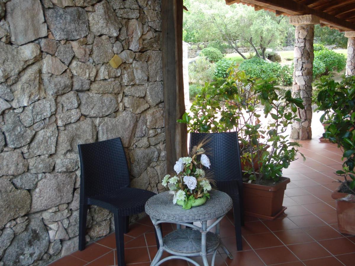 Hotel Valkarana Country Relais (Adults Only) Сант'Антонио-ди-Галлура Экстерьер фото