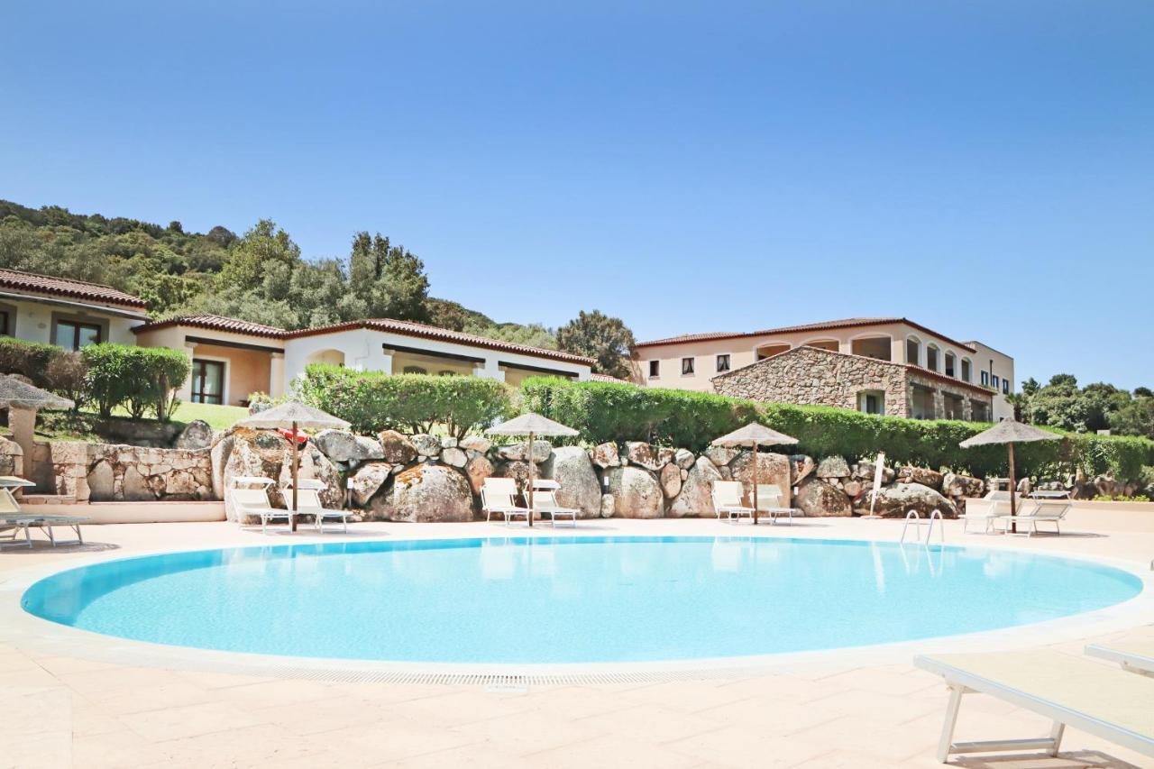 Hotel Valkarana Country Relais (Adults Only) Сант'Антонио-ди-Галлура Экстерьер фото