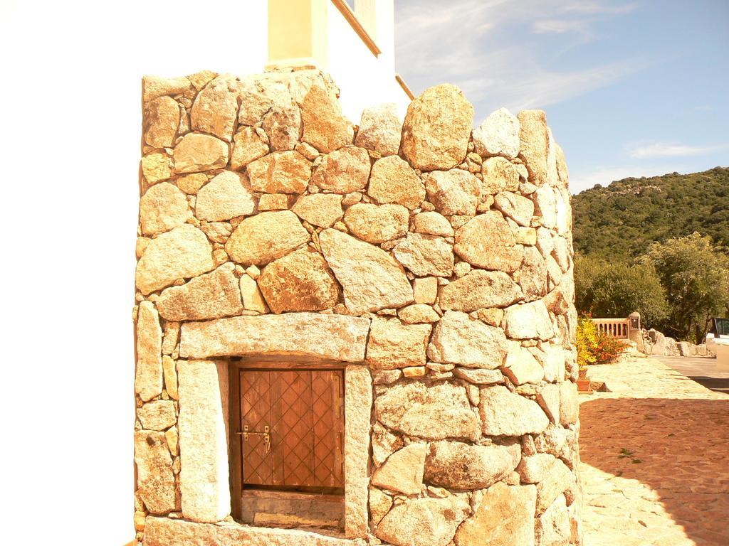 Hotel Valkarana Country Relais (Adults Only) Сант'Антонио-ди-Галлура Экстерьер фото